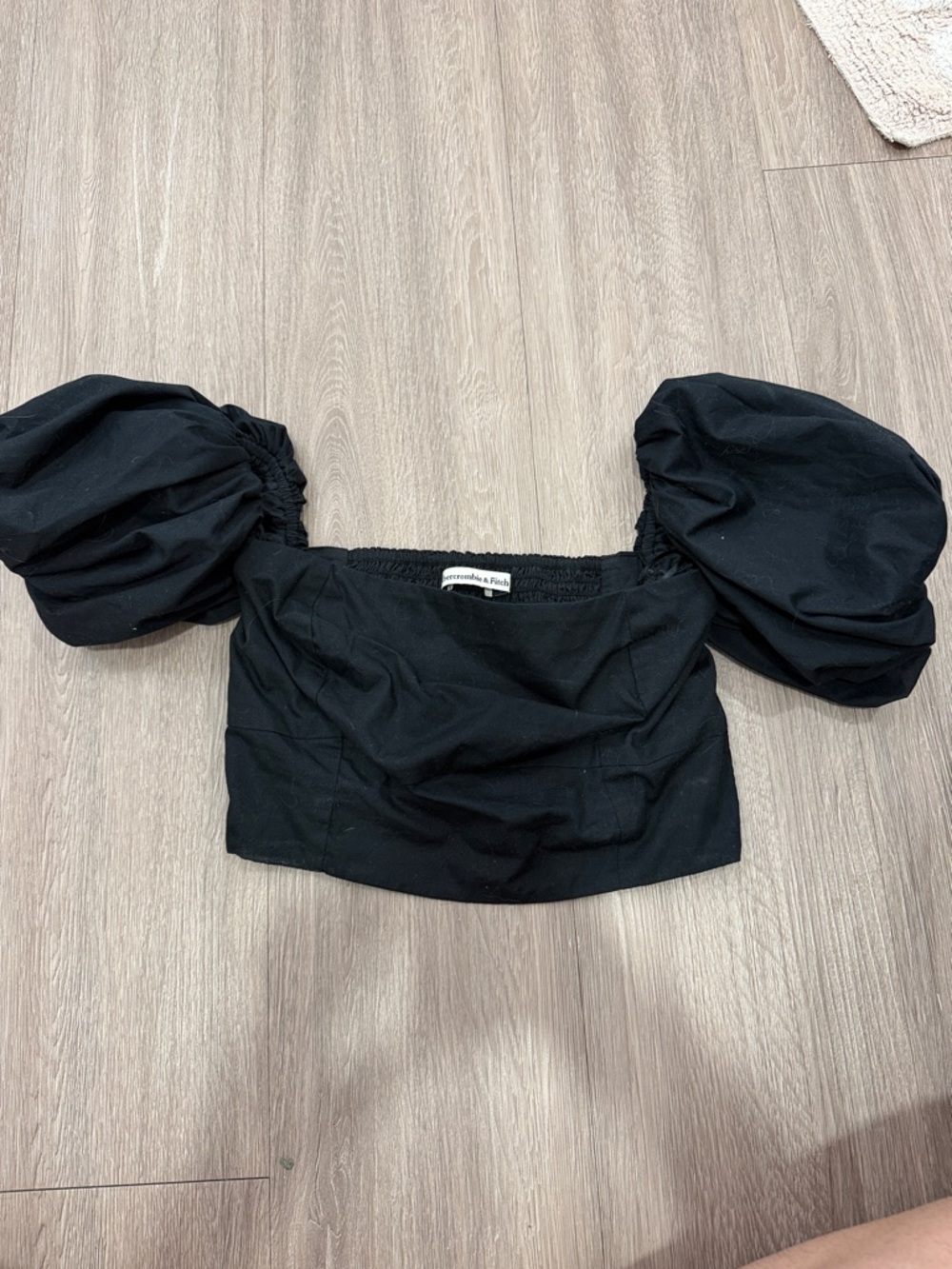 Abercrombie & Fitch Balloon Sleeve Crop